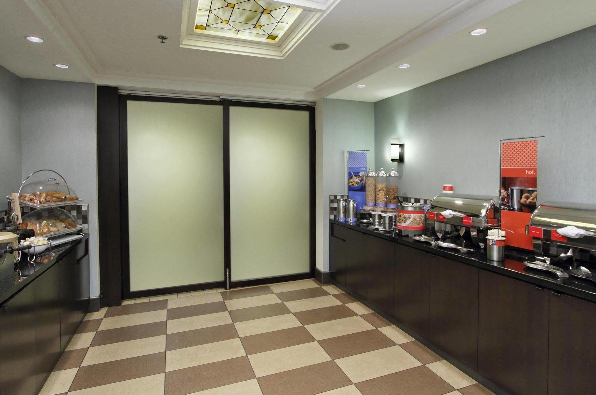 Hampton Inn Plymouth Meeting Ngoại thất bức ảnh